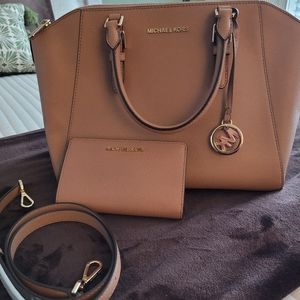 Handbag with matching wallet